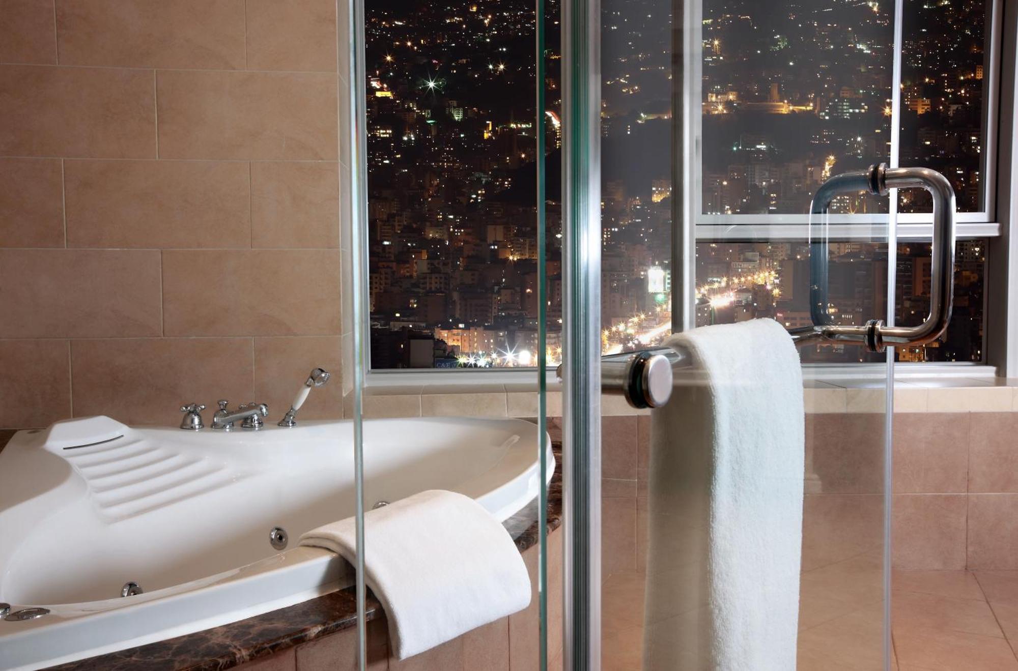 Al Habtoor Grand Beirut Hotel Luaran gambar